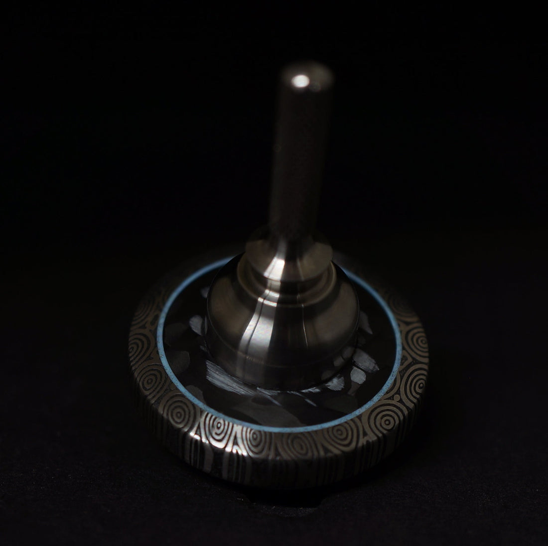 #2046	1.05"	Bluetongue Damasteel, White CarbonPlaid, White TurboGlow & Titanium