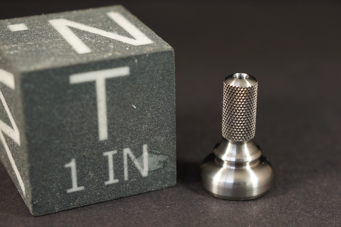 Zipper Pull #2	.8"x.53"	Titanium