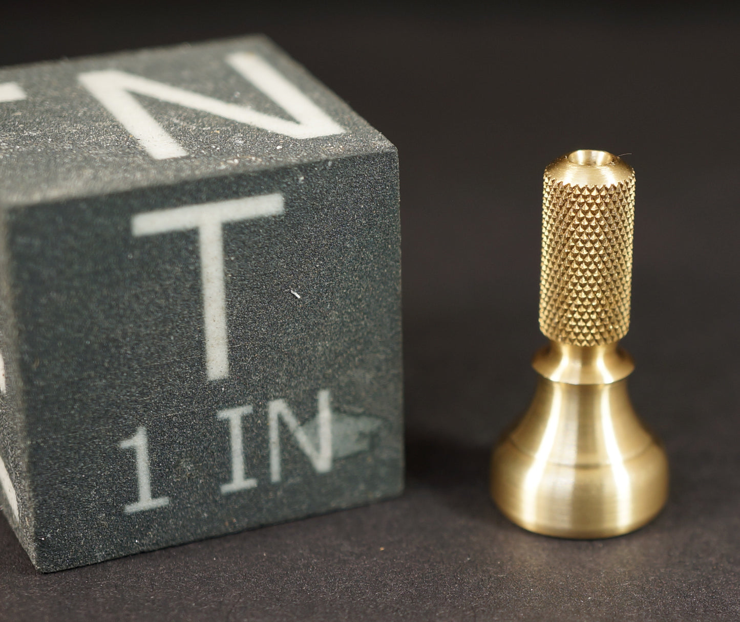 Zipper Pull #8	.98"x.49"	Brass